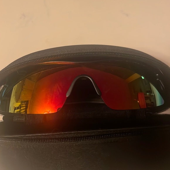 Mens Oakley Sunglasss - Picture 1 of 4